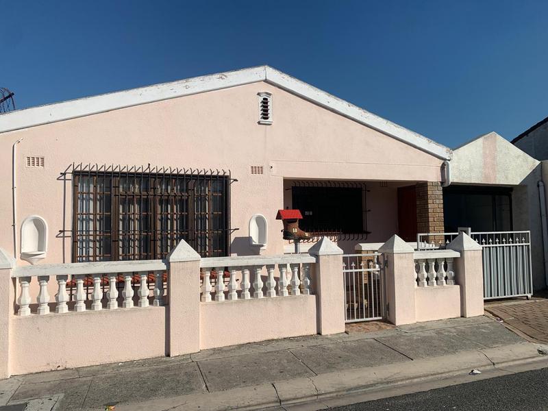3 Bedroom Property for Sale in Portlands Western Cape